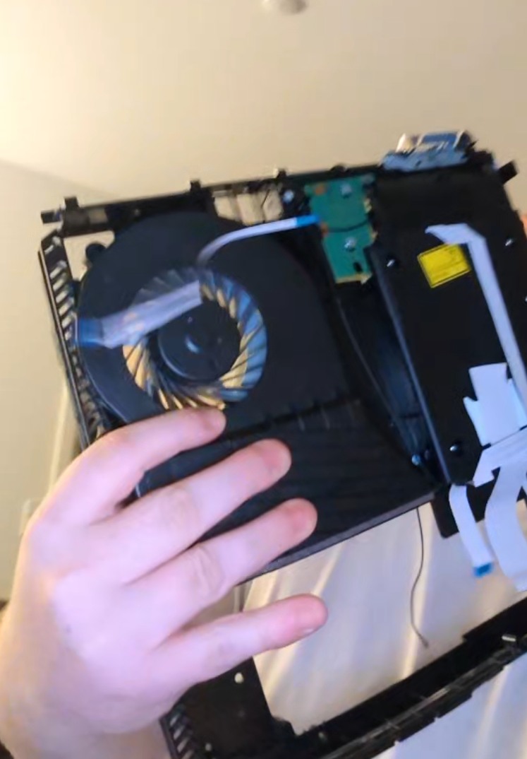 PS4 blæser reparation